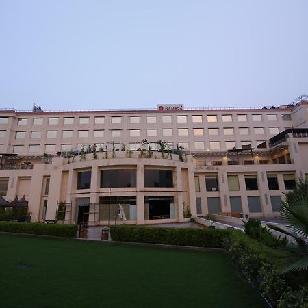 Hotel Ramada Neemrana Esterno foto