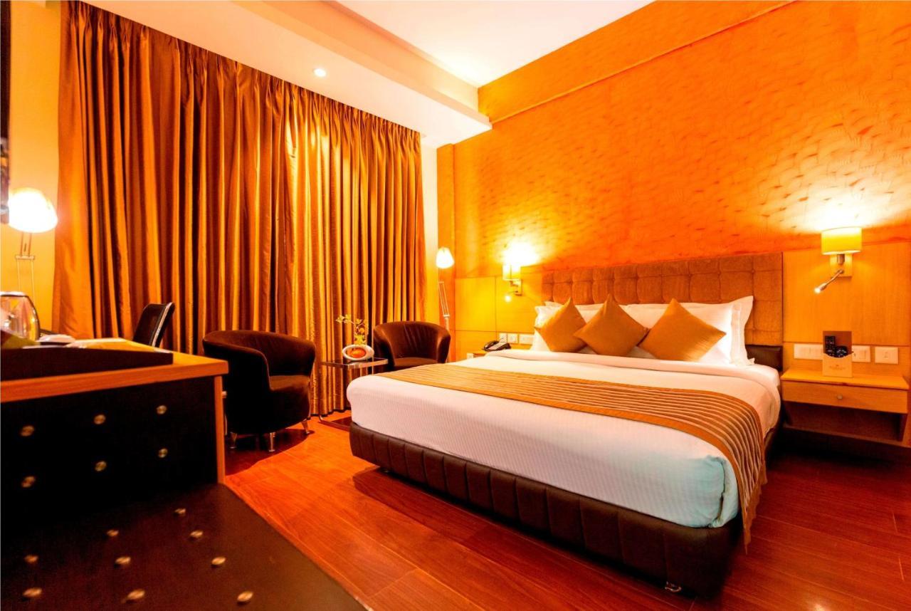 Hotel Ramada Neemrana Esterno foto
