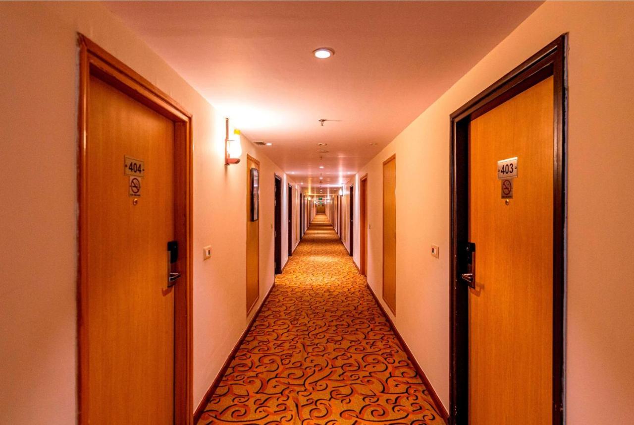 Hotel Ramada Neemrana Esterno foto