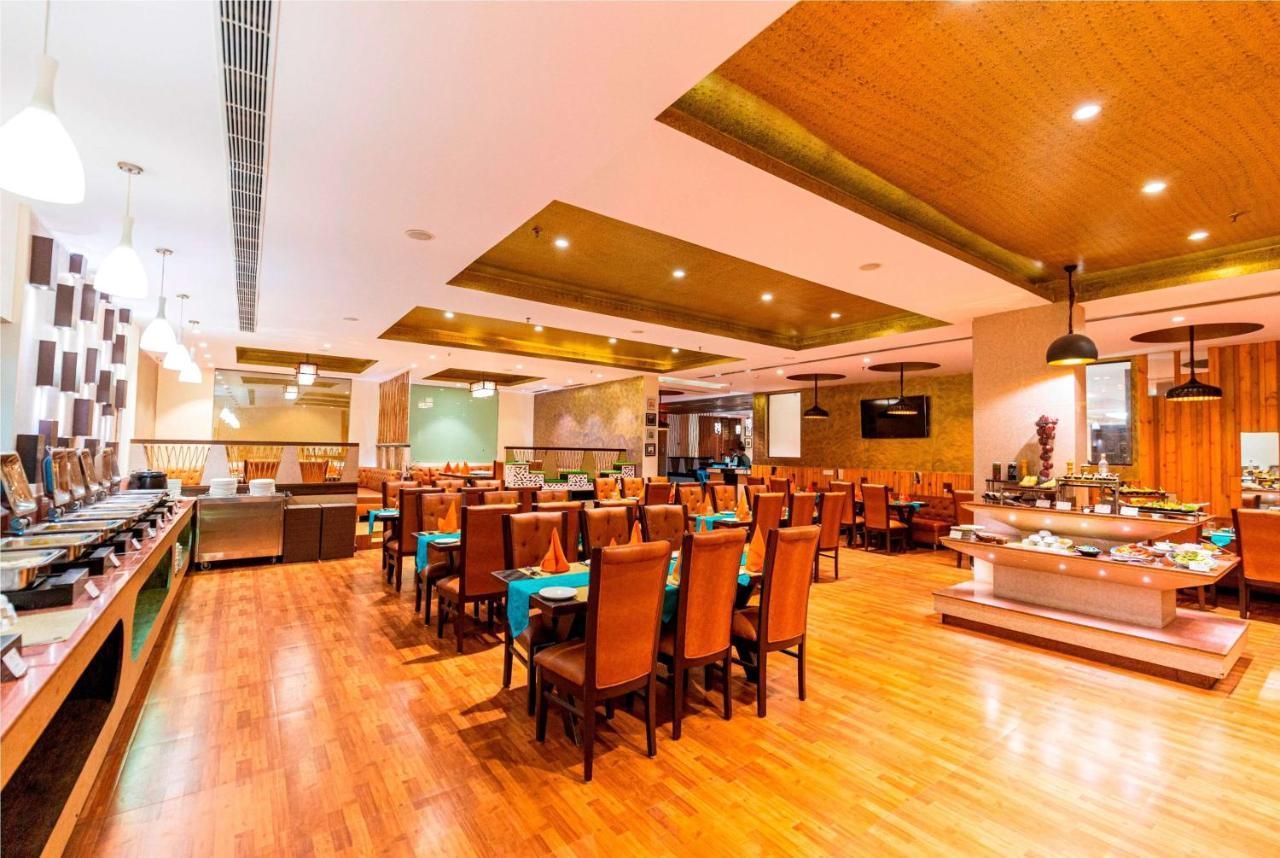 Hotel Ramada Neemrana Esterno foto