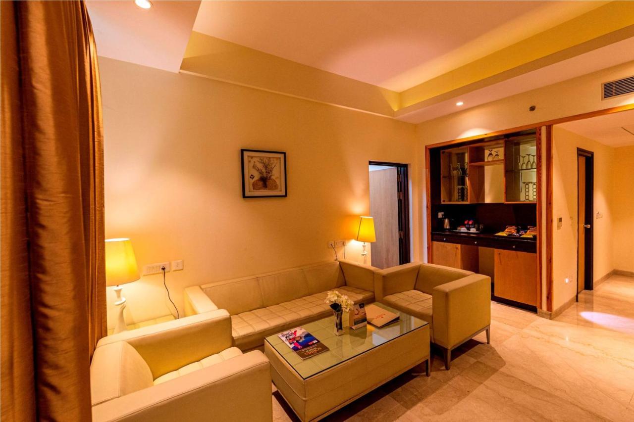 Hotel Ramada Neemrana Esterno foto