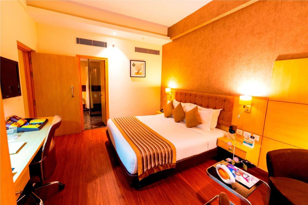 Hotel Ramada Neemrana Esterno foto