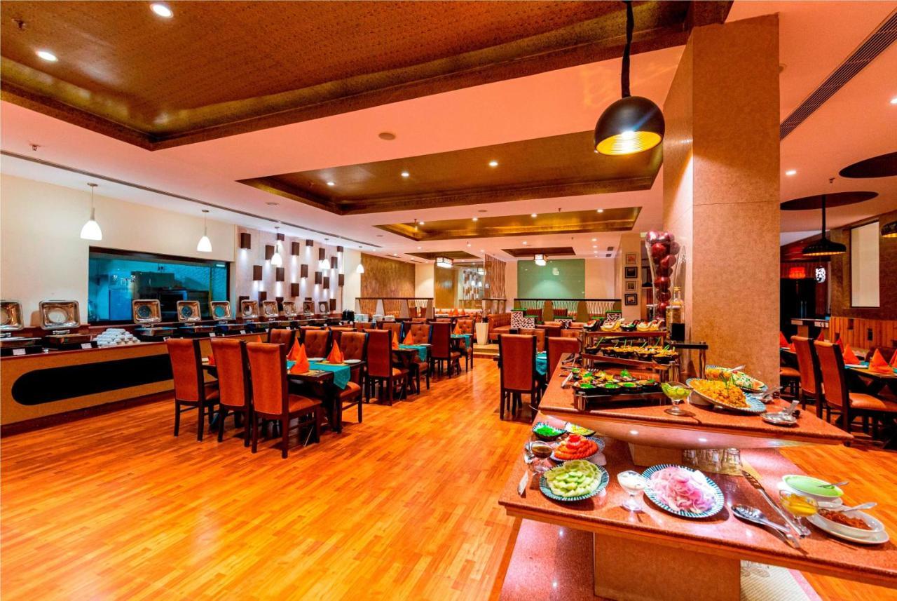 Hotel Ramada Neemrana Esterno foto