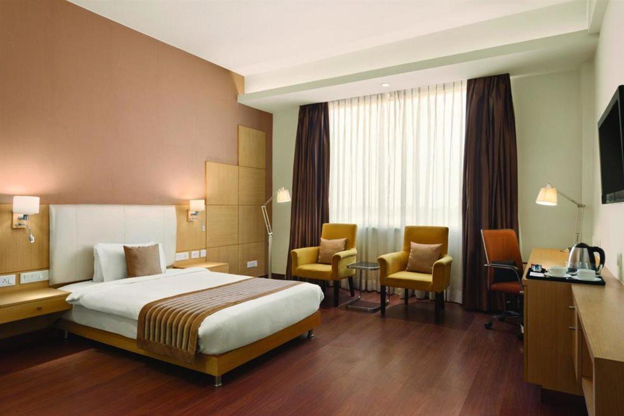 Hotel Ramada Neemrana Esterno foto