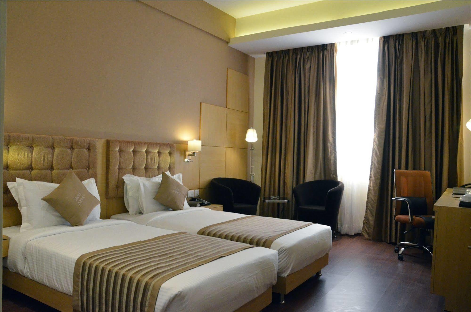Hotel Ramada Neemrana Esterno foto