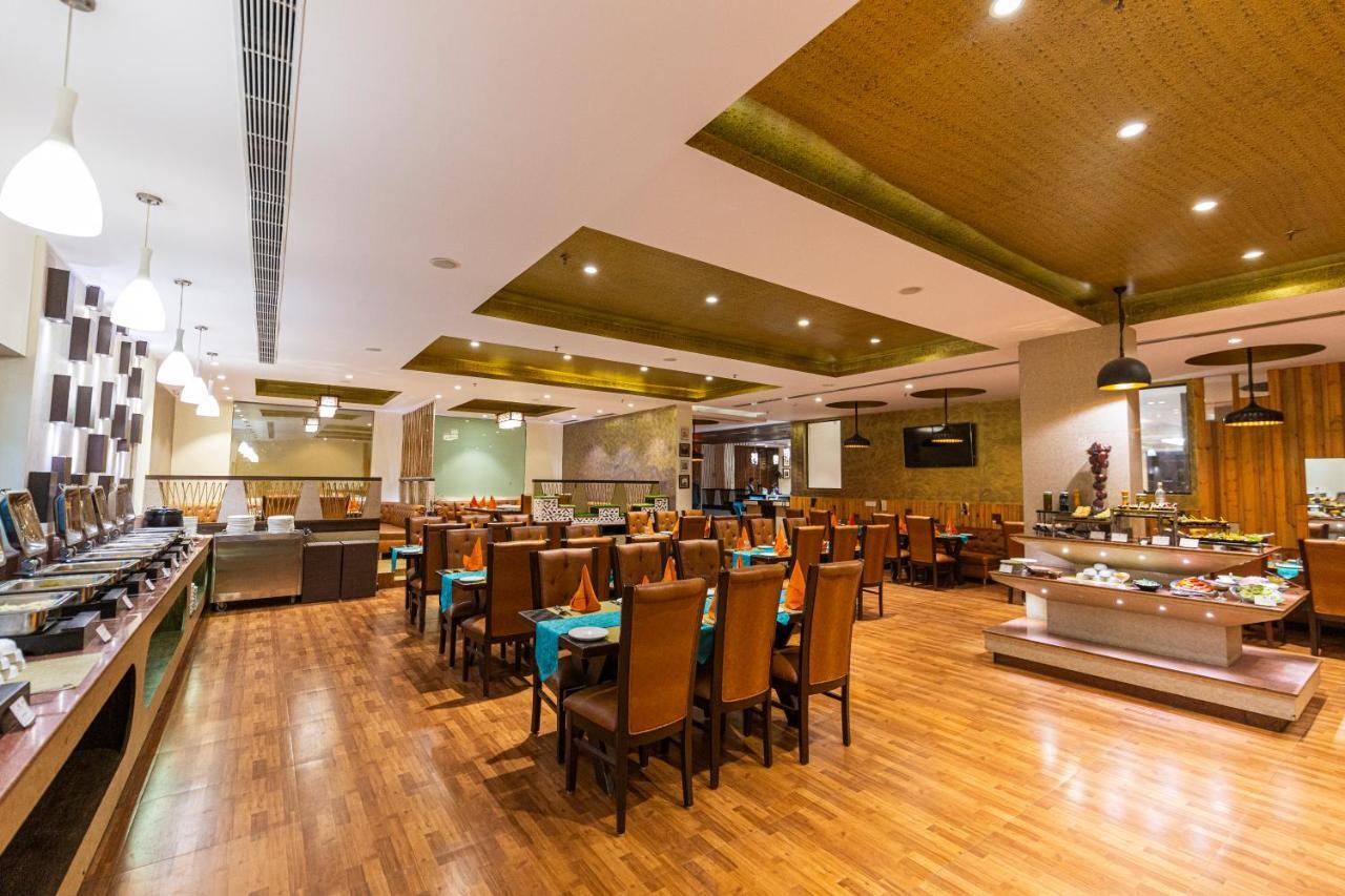 Hotel Ramada Neemrana Esterno foto