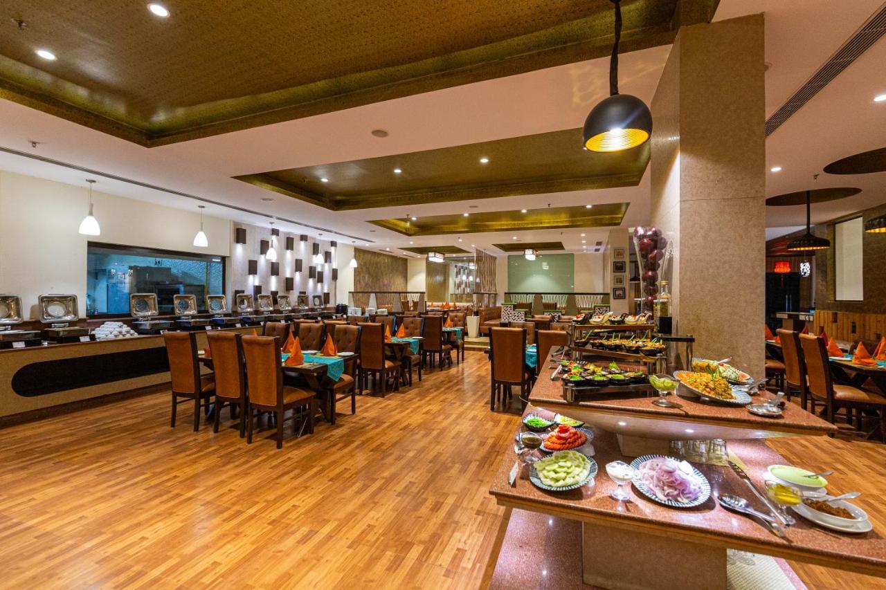 Hotel Ramada Neemrana Esterno foto