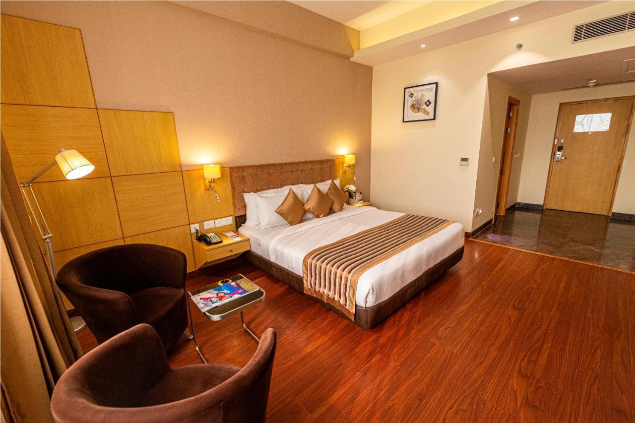 Hotel Ramada Neemrana Esterno foto