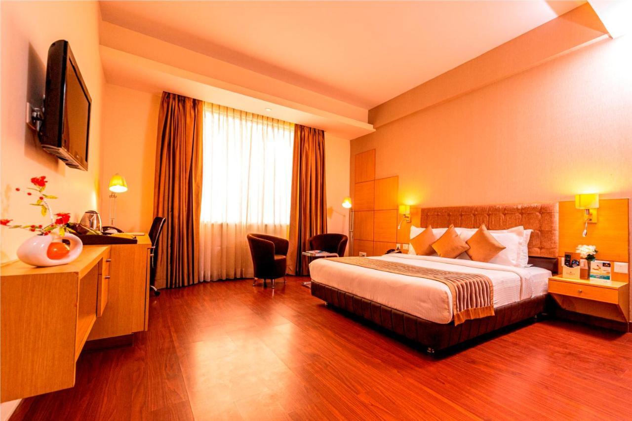 Hotel Ramada Neemrana Esterno foto