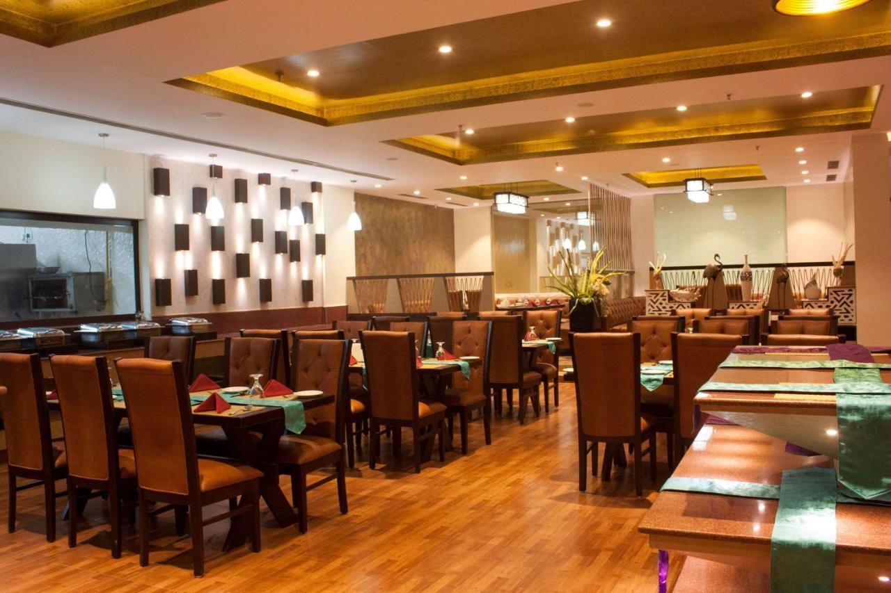 Hotel Ramada Neemrana Esterno foto