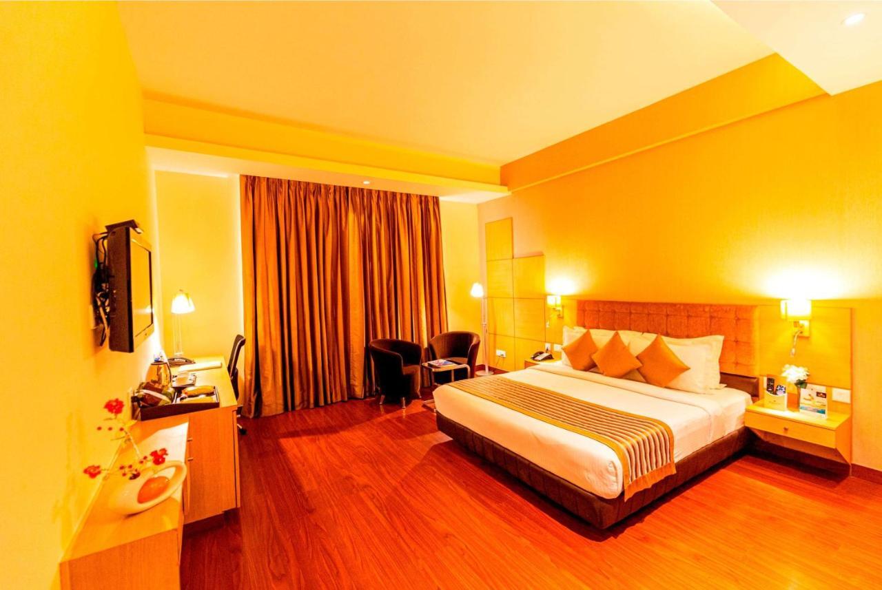 Hotel Ramada Neemrana Esterno foto