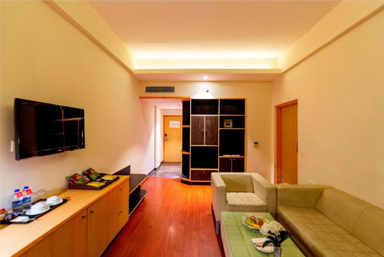 Hotel Ramada Neemrana Esterno foto